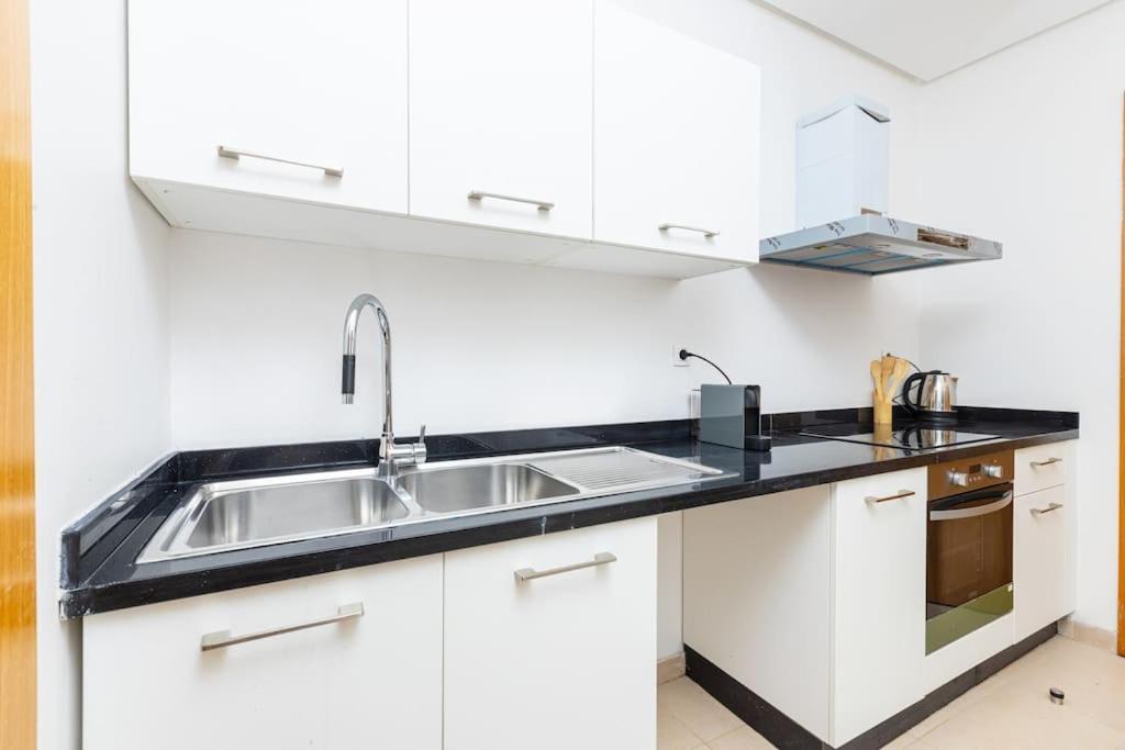 Apartament Modern 2Br Retreat In Marina Sale Luxury Living Hajja Zewnętrze zdjęcie