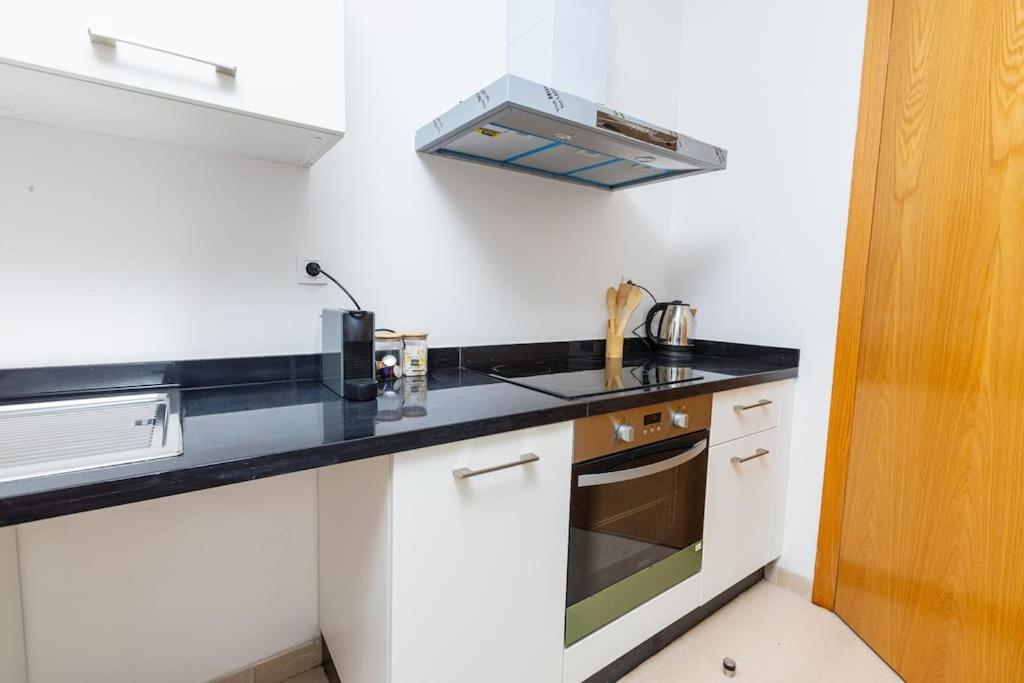 Apartament Modern 2Br Retreat In Marina Sale Luxury Living Hajja Zewnętrze zdjęcie