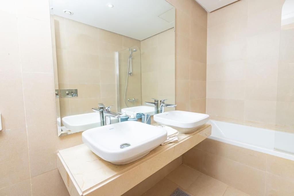 Apartament Modern 2Br Retreat In Marina Sale Luxury Living Hajja Zewnętrze zdjęcie